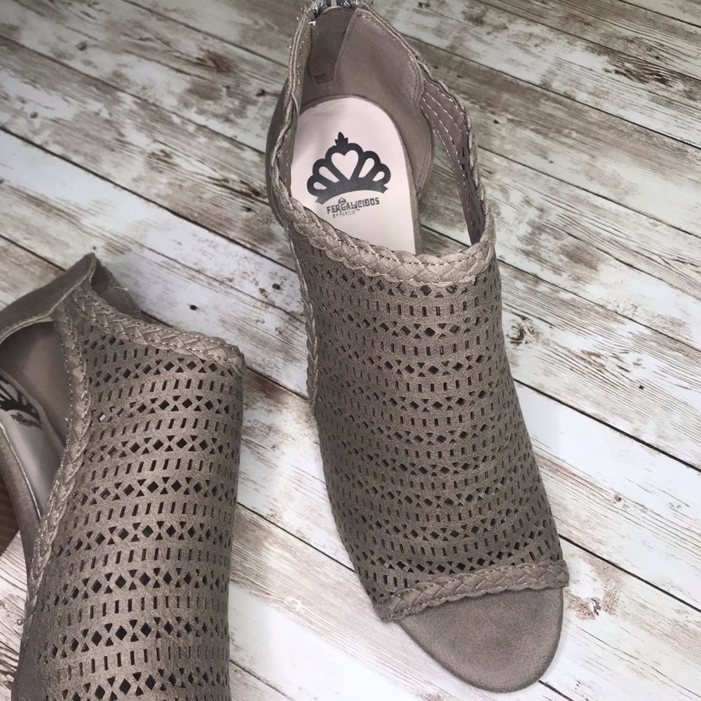 Fergalicous | Heels - Picture 4 of 5